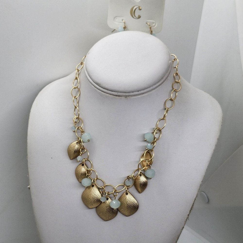 Nwt Charming Charlie‎ Seafoam Light Necklace And Earrings